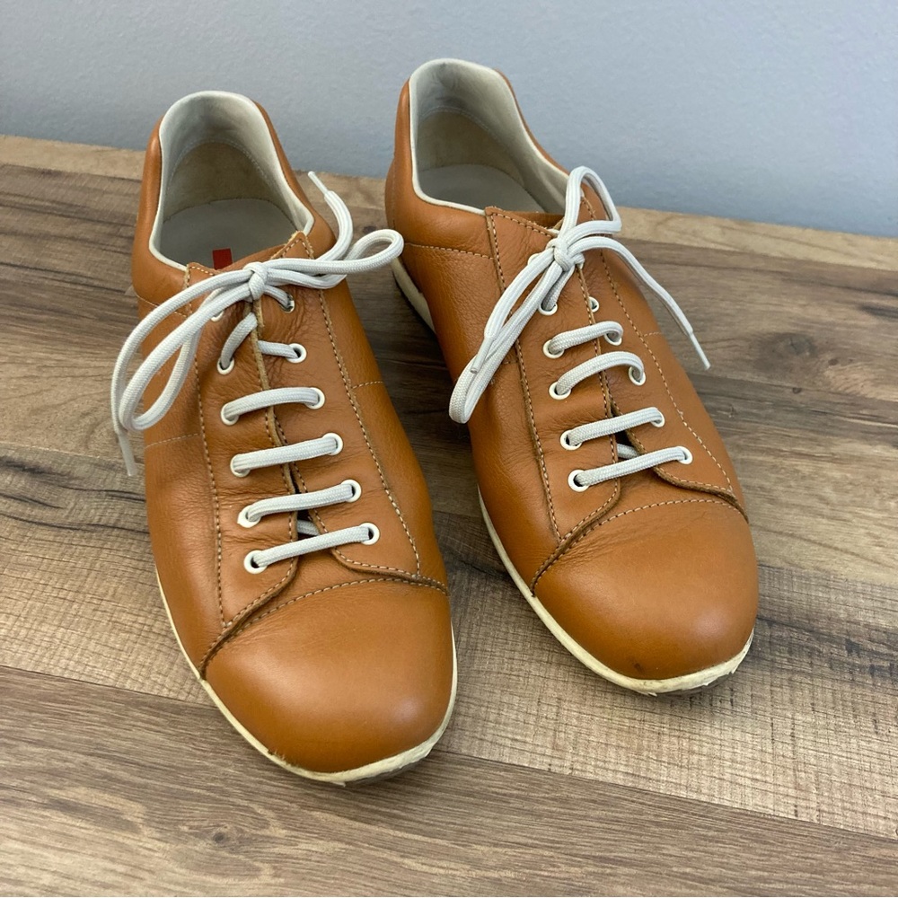 Prada Leather Lace-Up Comfort Shoes  
Size: EU 39, US 9